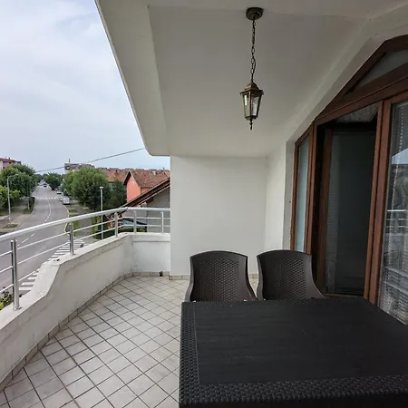 Bonem 1 Apartman * Градишка